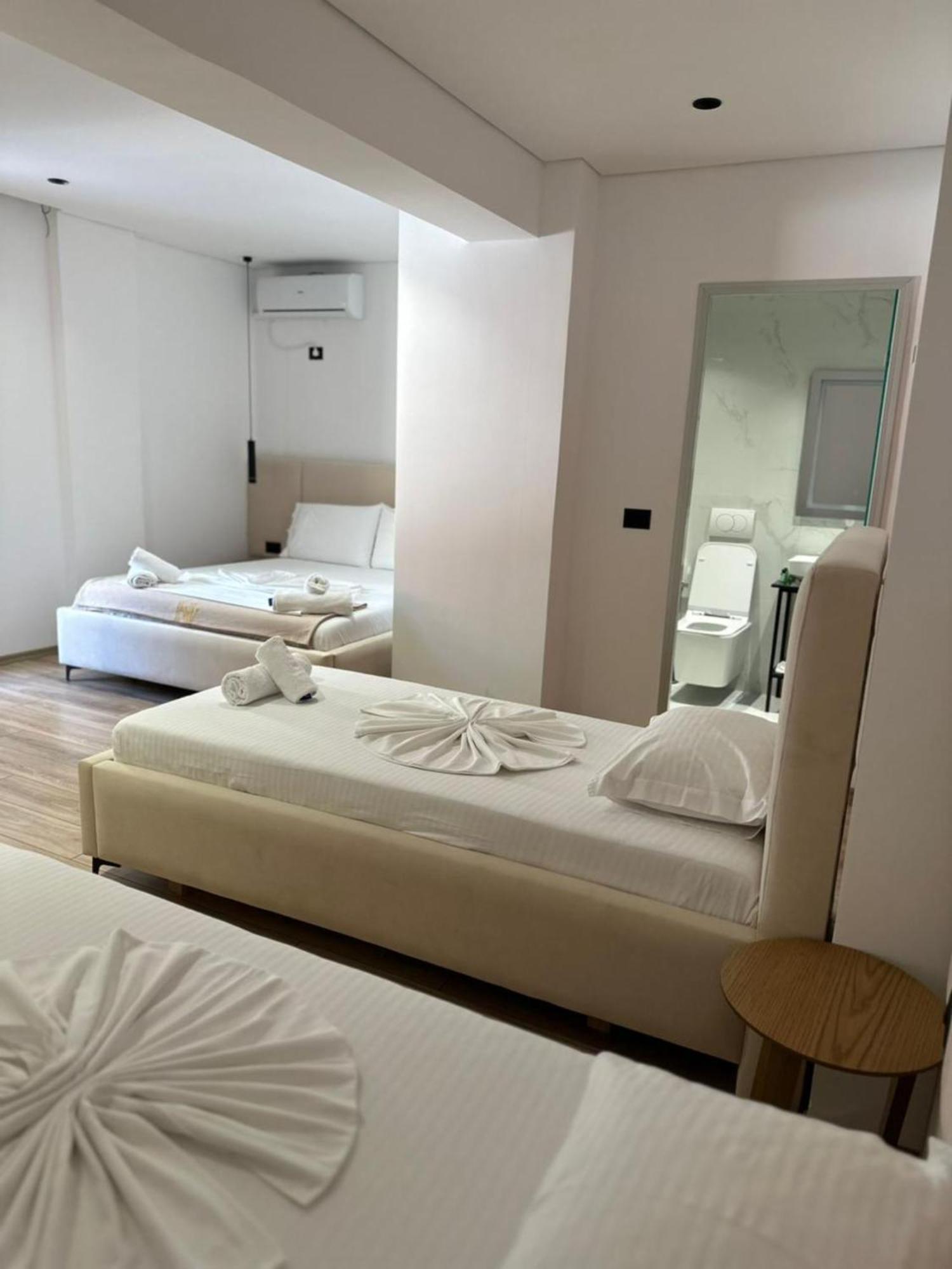 Vola Hotel 4*