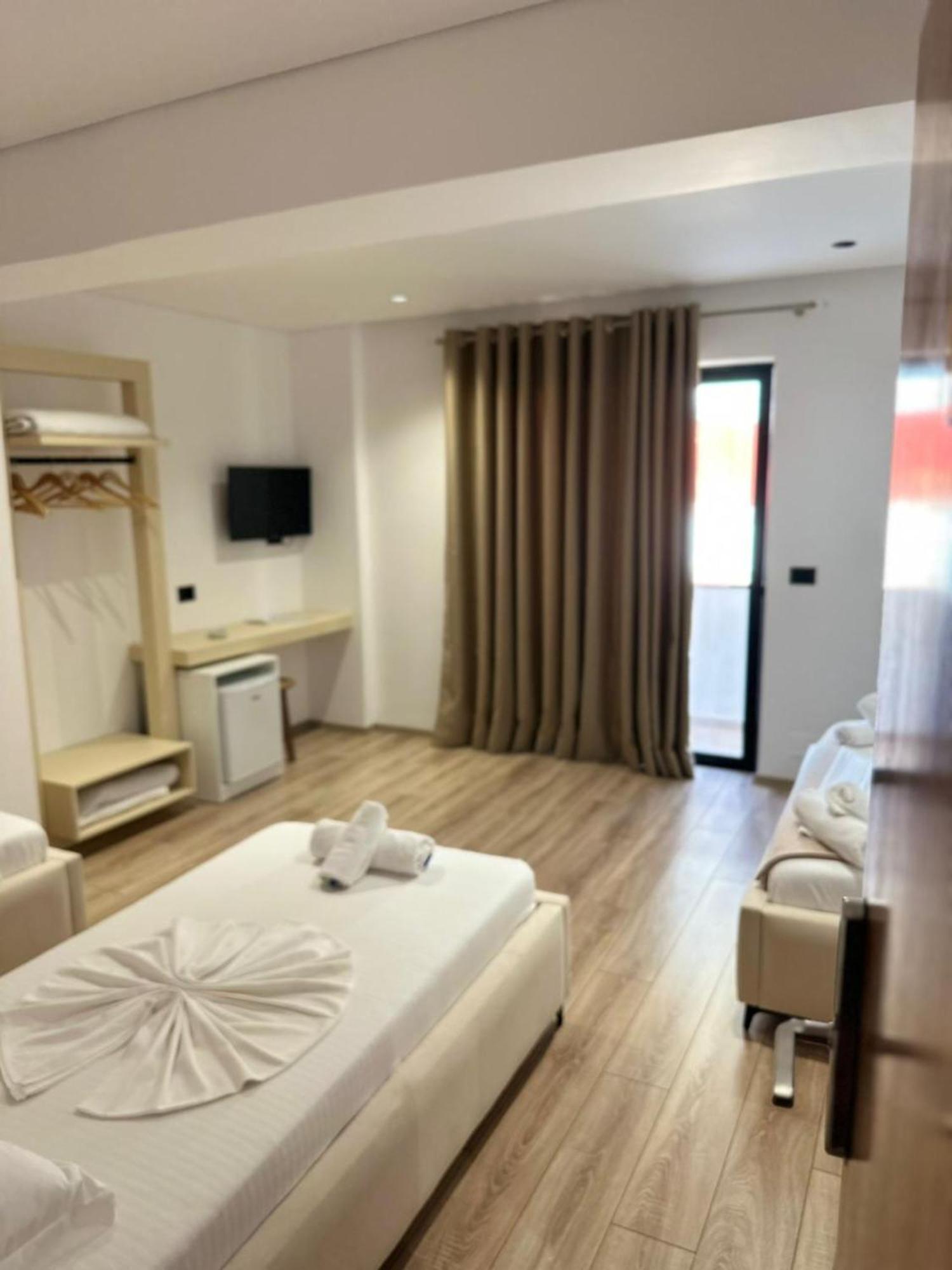 Vola Hotel 4*