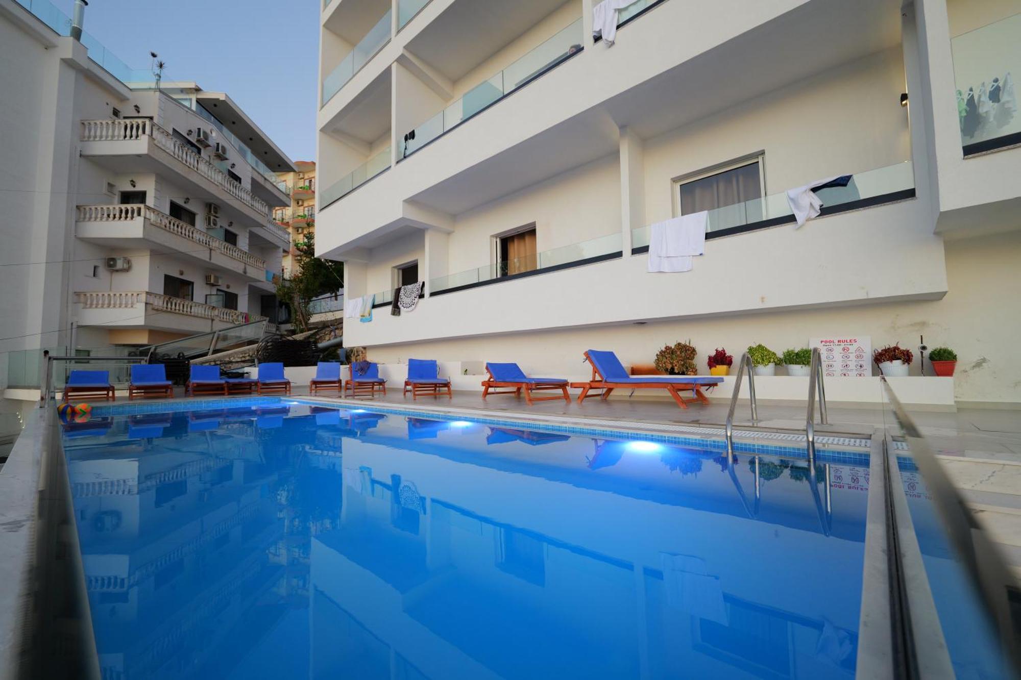 Vola Hotell 4*